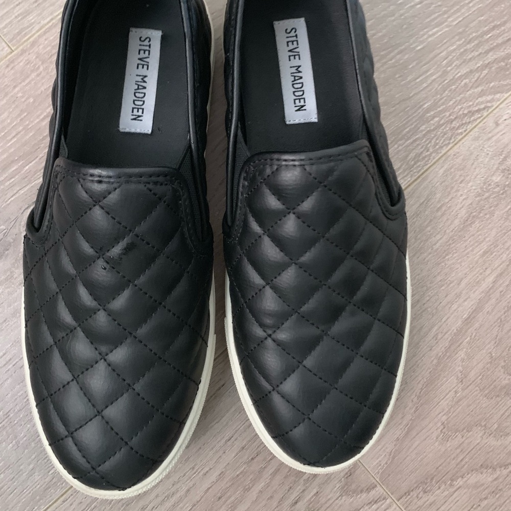 Steve Madden slip ons